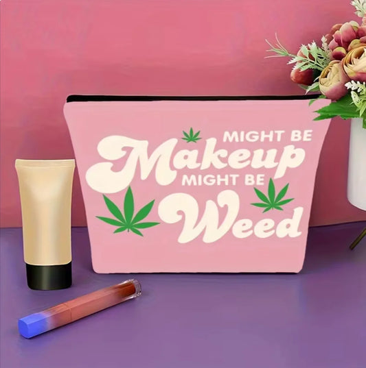 Chic & Cheeky Leaves Makeup Bag: Stylish Organizer for Glamorous Travel & Everyday Use!